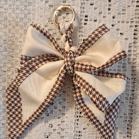Elegant Brown Bag Bow Accent - Picture 2 of 5
